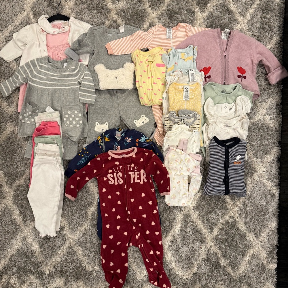 Assorted baby clothes